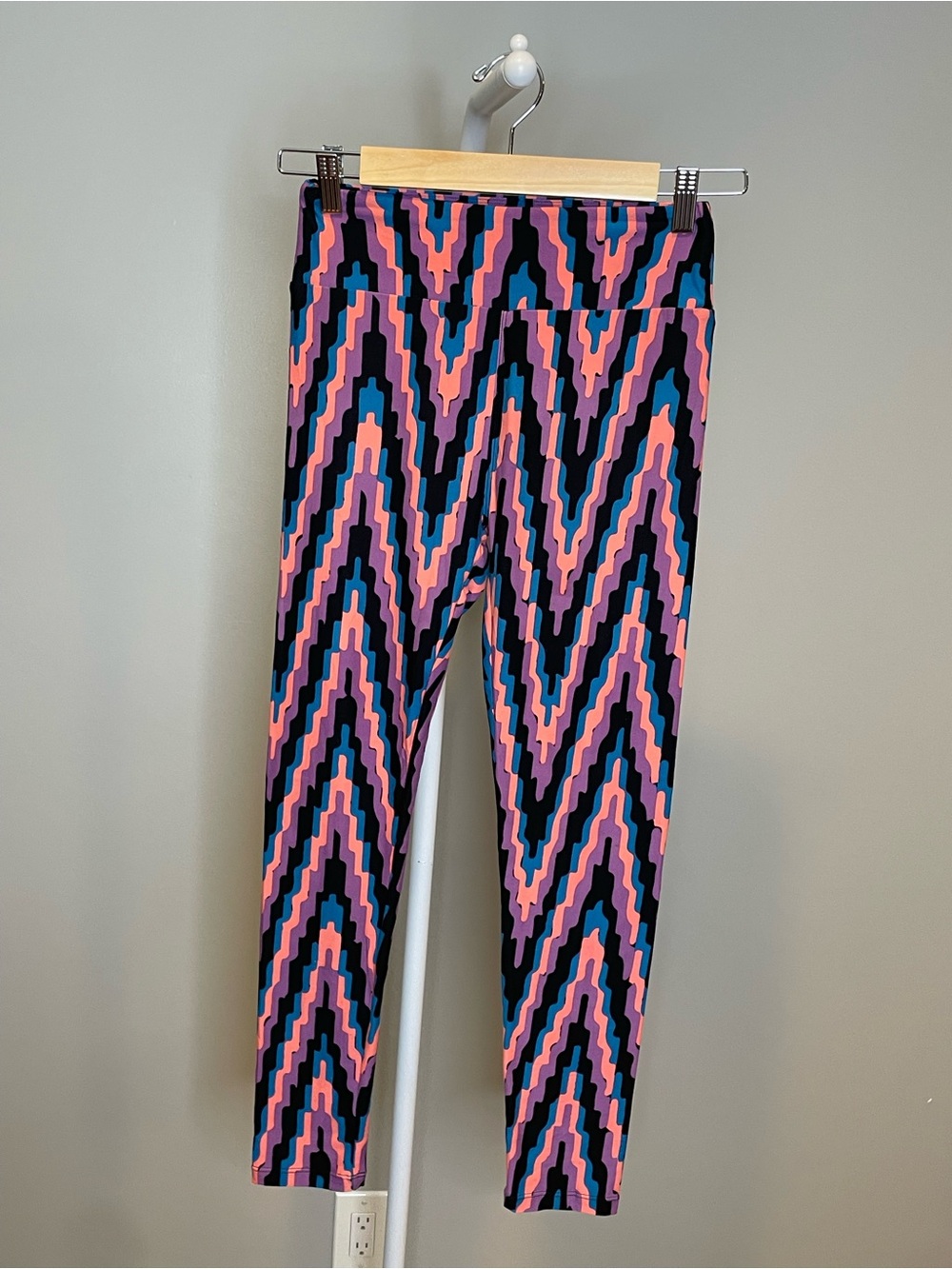 LuLaRoe OS Leggings Colorful Geometric Abstract Print